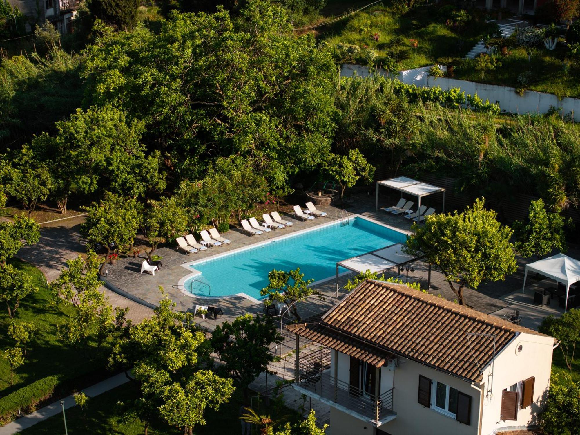 Orange Grove Suites Benitses  Ngoại thất bức ảnh